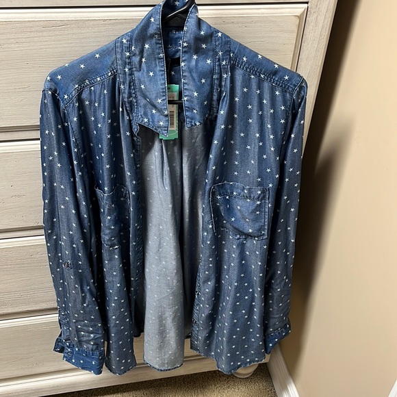 Women’s button up - Picture 1 of 2